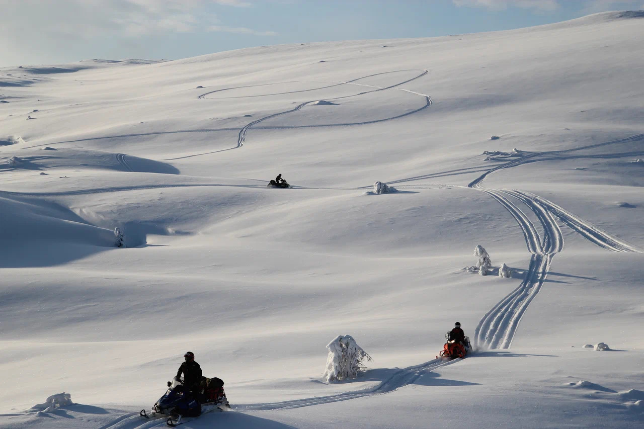 Snowmobile safari in Murmansk